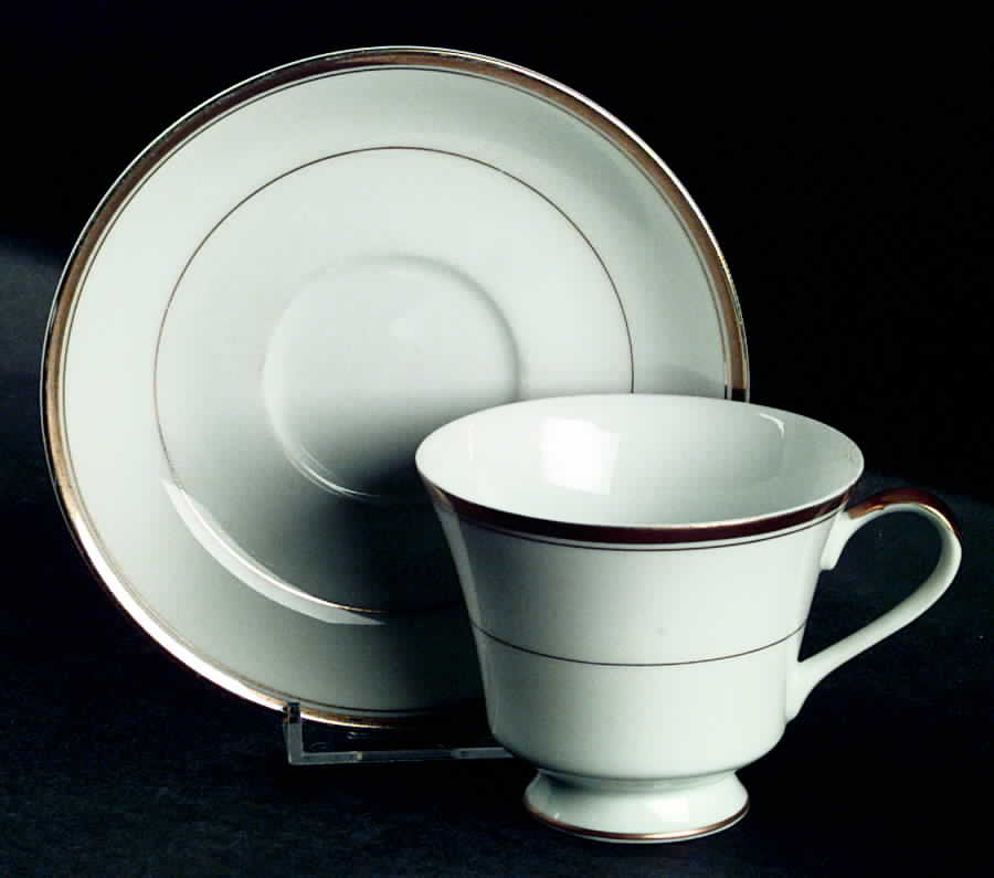 Noblesse Footed Cup & Saucer Set by Seyei Toki Co-1
