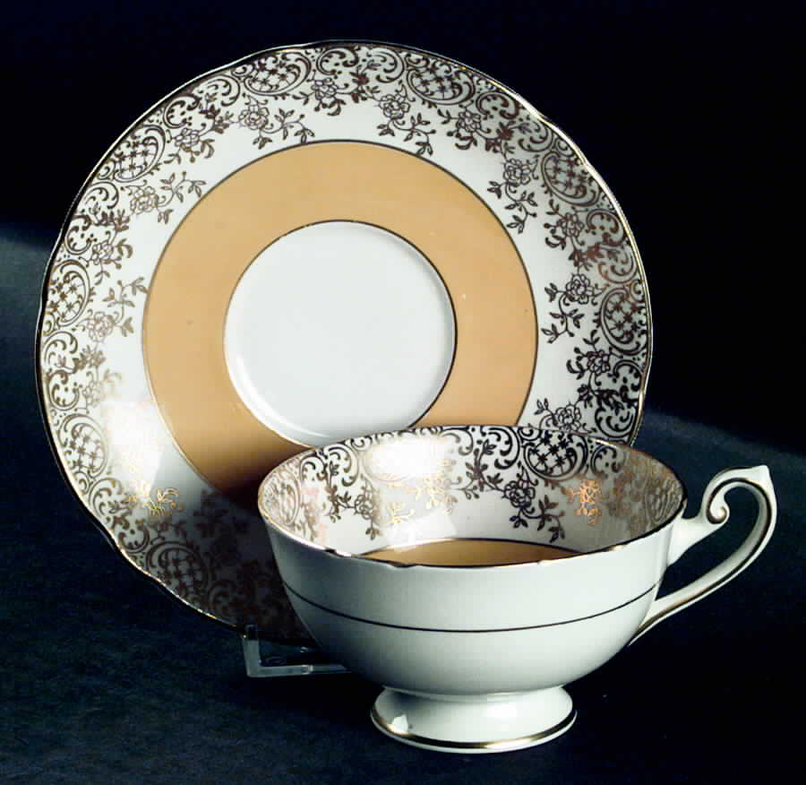 0667 Footed Cup & Saucer Set by Shelley-1