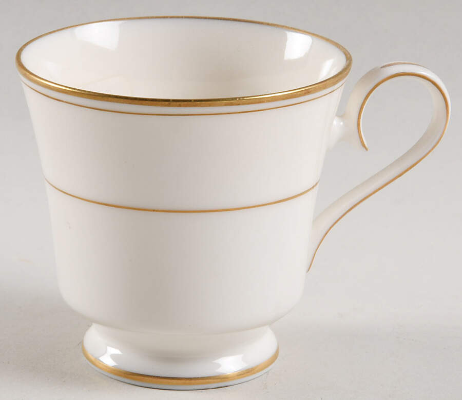 Cellini Footed Cup by Society (Japan)-1