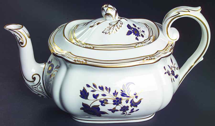 Pennington Gold Teapot & Lid by Spode-1