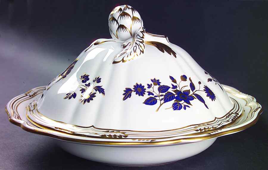 Pennington Gold Round Covered Vegetable by Spode-1