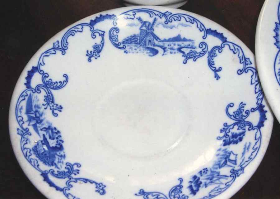 New Holland Hotel Saucer by Shenango-1