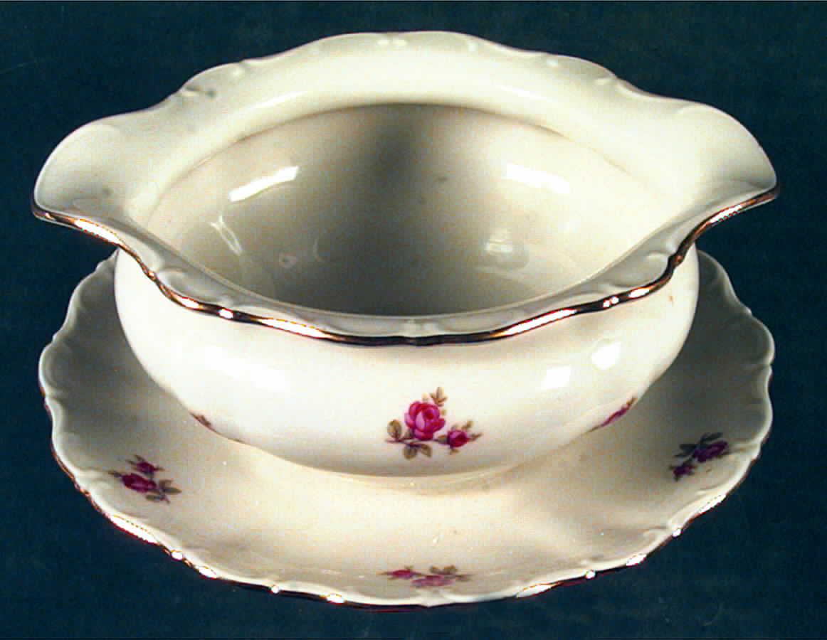 21118 Gravy Boat with Attached Underplate by Seltmann-1