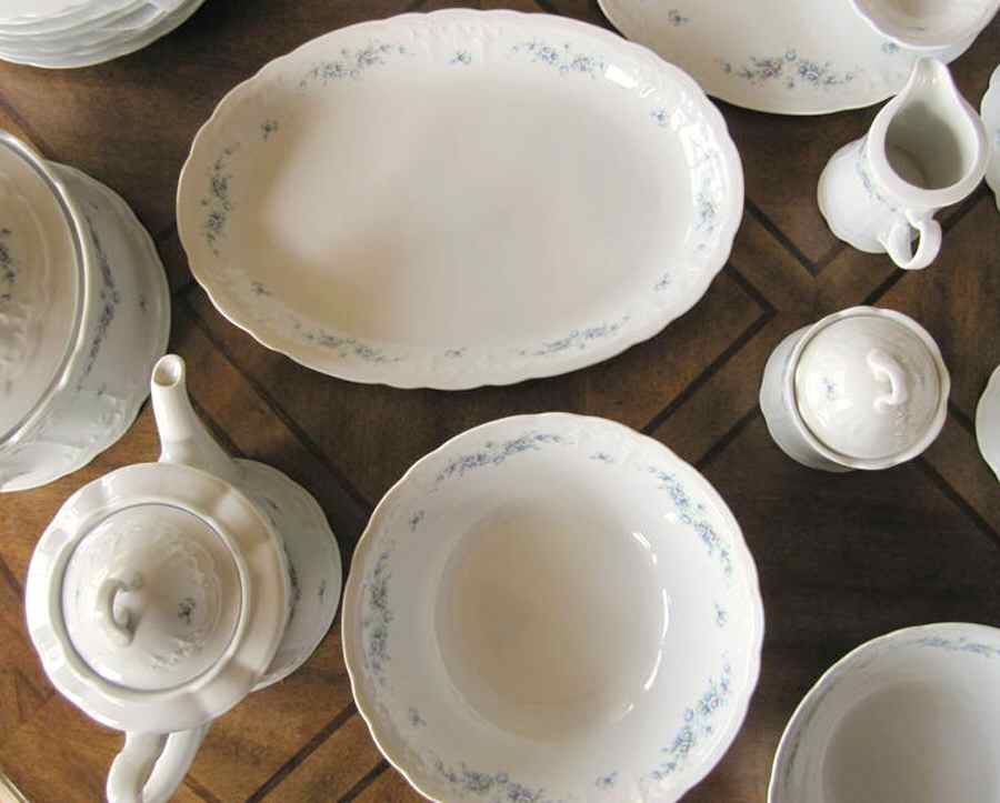 SLT207 13" Oval Serving Platter by Seltmann-1