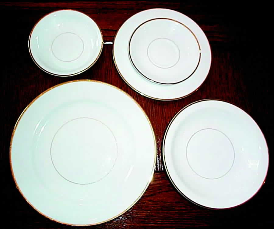 SON54 Dinner Plate by Sone-1