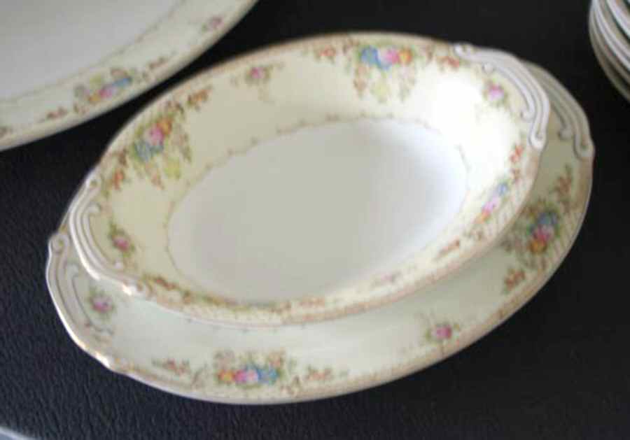 SFU12 Gravy Boat with Attached Underplate by Shofu (Japan)-1