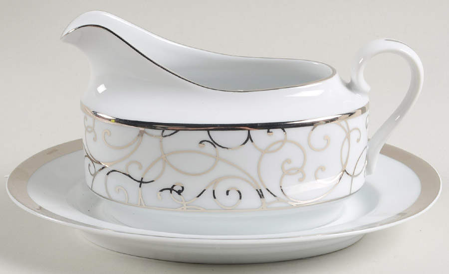 Plaza Gravy Boat & Underplate by Spal Porcelanas-1
