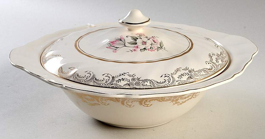Windsor Round Covered Vegetable by Sovereign Potters-1