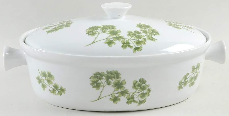 Parsley 2.5 Quart Oval Covered Casserole by Sadek-1