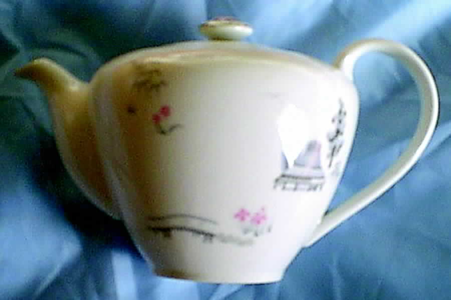 1521 Teapot & Lid by Sone-1
