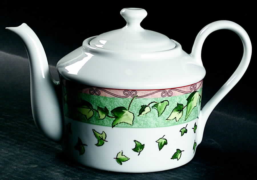 Roman Ivy Teapot & Lid by Sakura-1