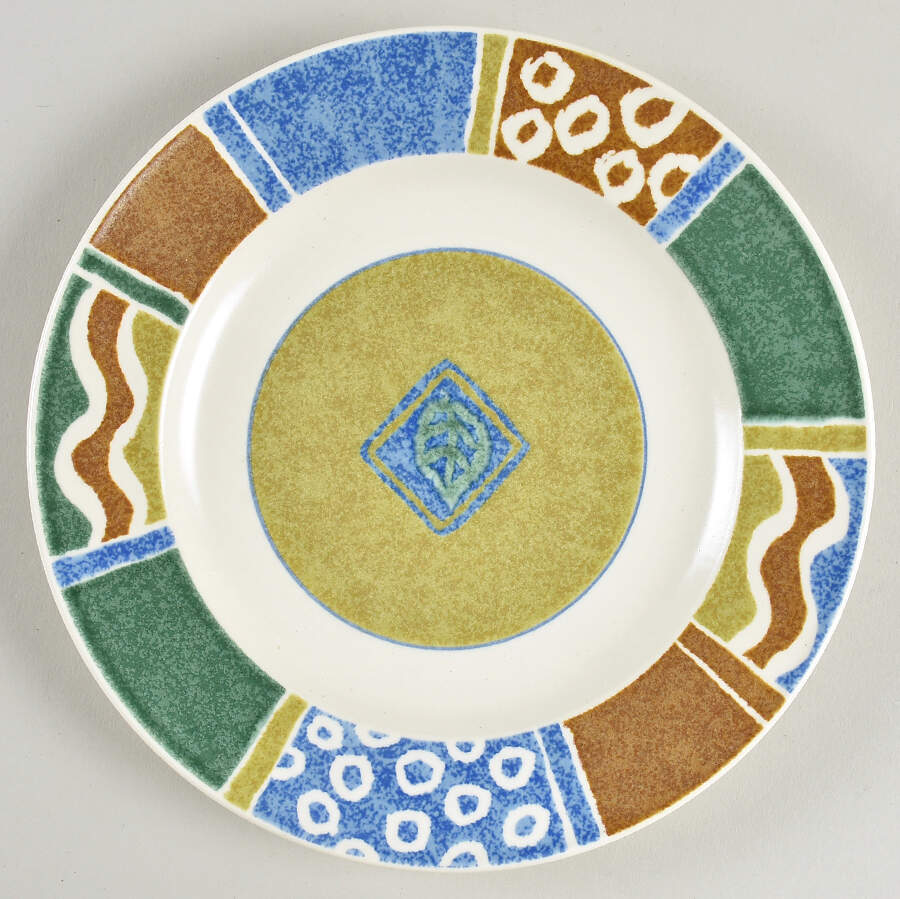 Magical Daisy Salad Plate by Studio Nova-1