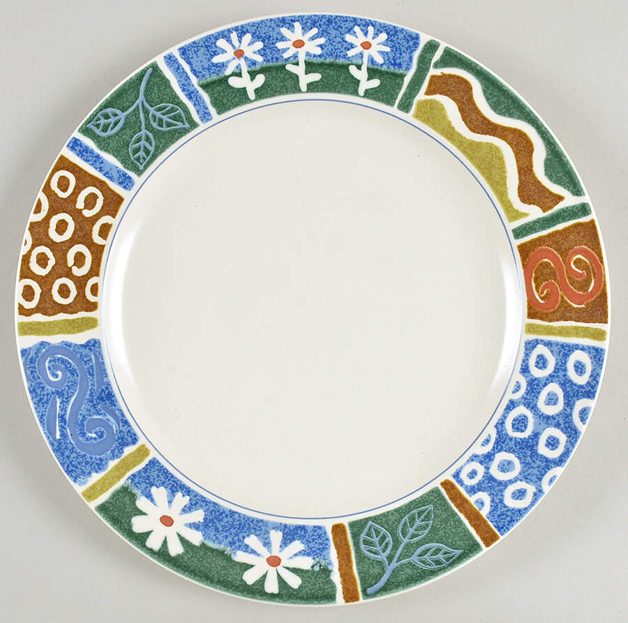 Magical Daisy Dinner Plate by Studio Nova-1