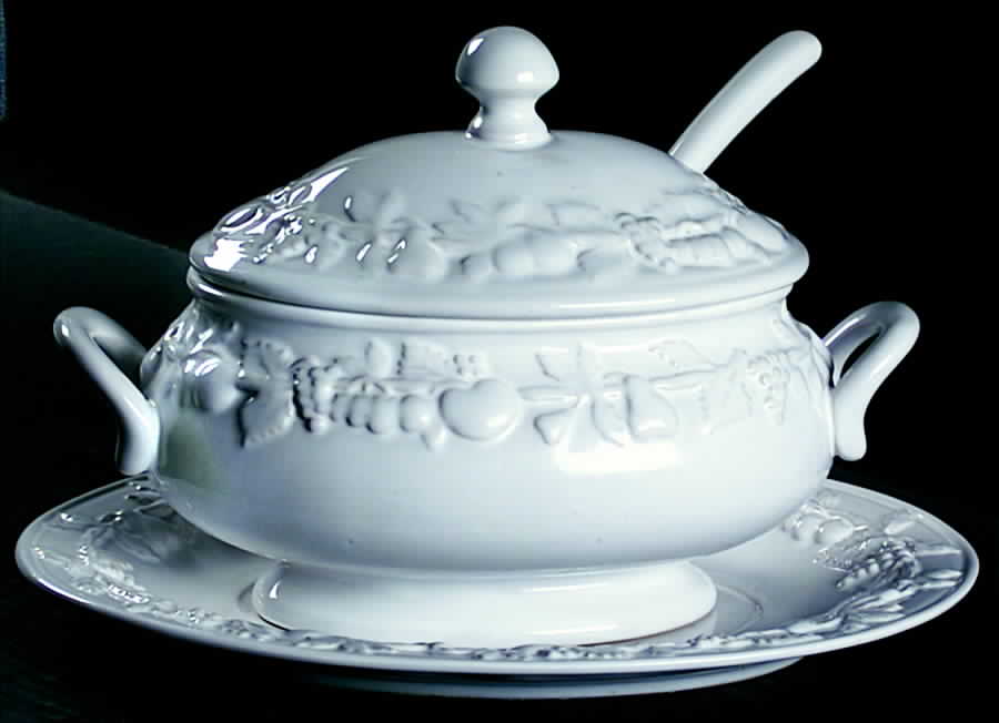 SRX1 Tureen & Lid w/Ladle & Underplate by Sanor Ceramica-1