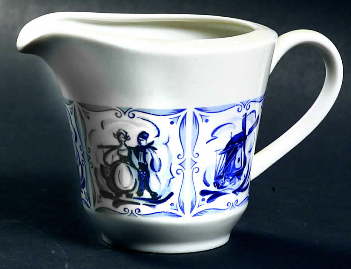 SLT228 Creamer by Seltmann-1