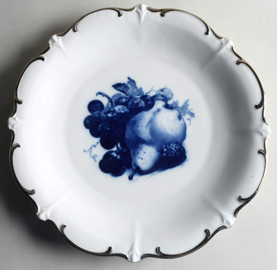 SCH318 Dinner Plate by Schumann - Bavaria-1