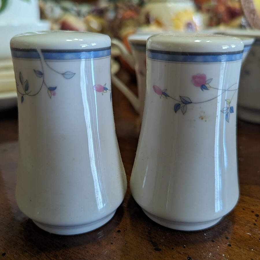 Florete Salt & Pepper Set by Sonata-1