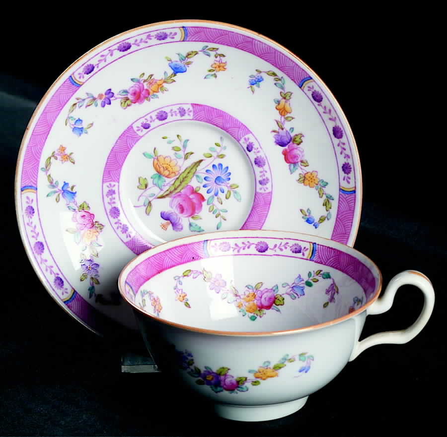 R5877 Footed Cup & Saucer Set by Spode-1