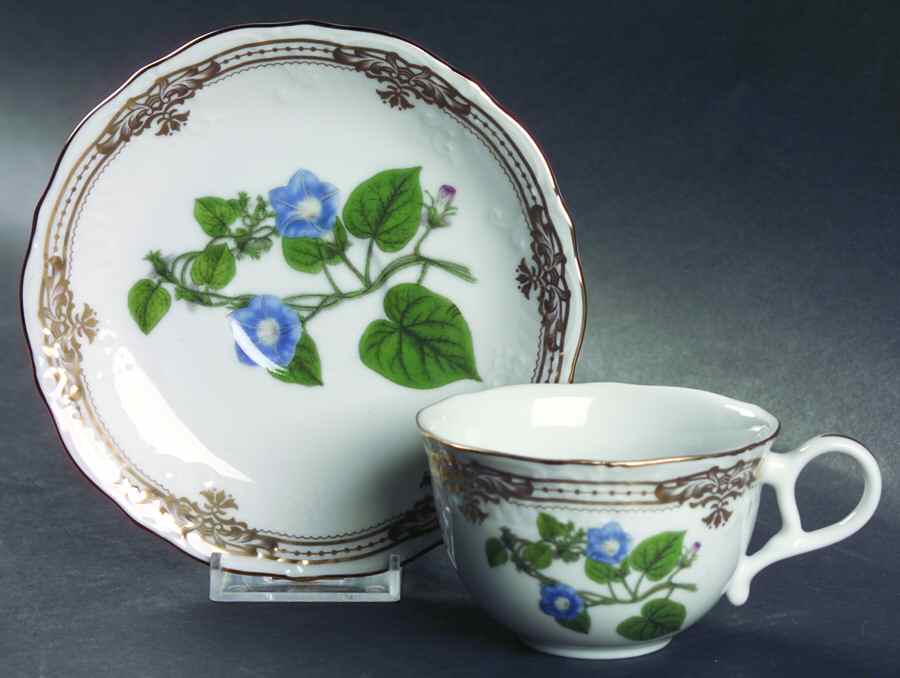 Golden Botanical Flat Cup & Saucer Set by Sadek-1