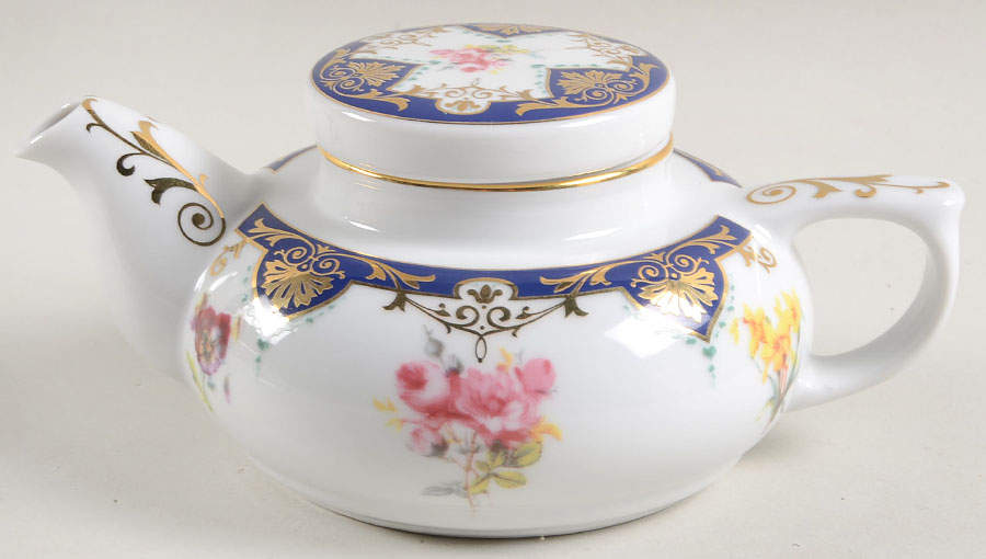 Vanderbilt Service Individual Teapot & Lid with Cup by Sadek-1