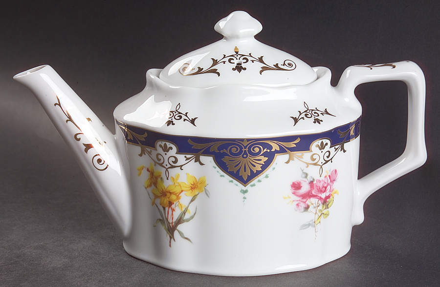 Vanderbilt Service Teapot & Lid by Sadek-1