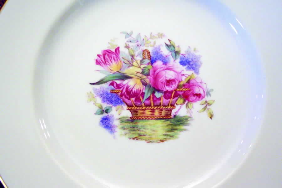 R8364 Dinner Plate by Spode-1