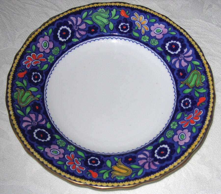 R9162 Dinner Plate by Spode-1