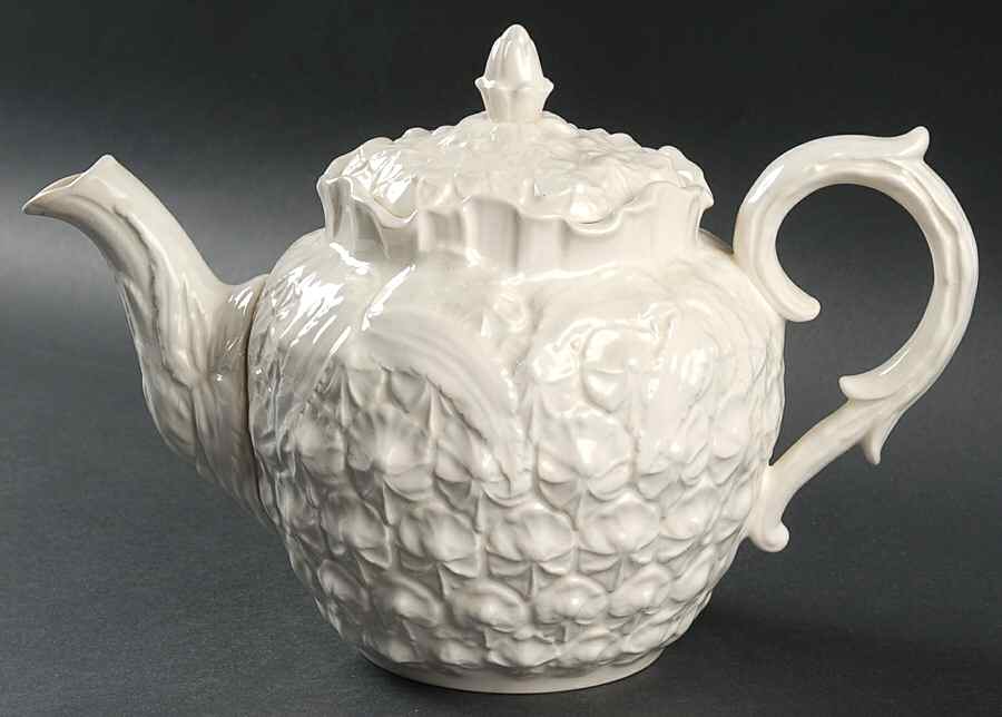 Williamsburg Pineapple Teapot & Lid by Spode-1