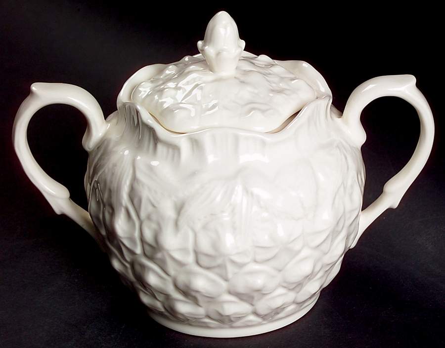Williamsburg Pineapple Sugar Bowl & Lid by Spode-1