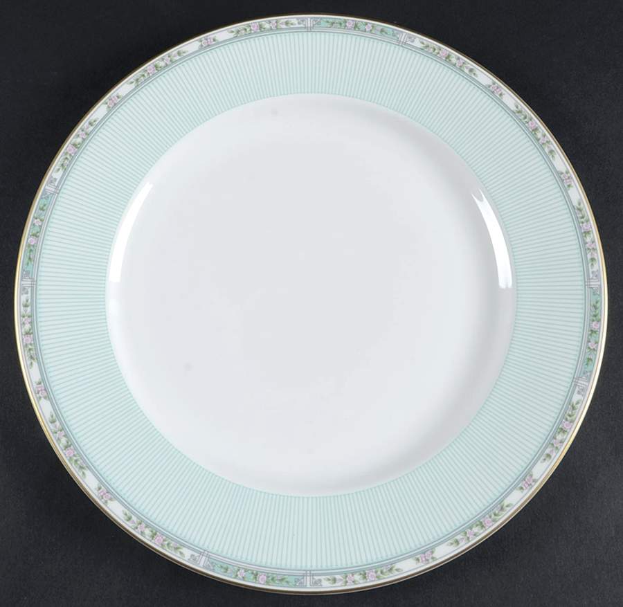 Silk Line Green Dinner Plate by Sasgonu-1