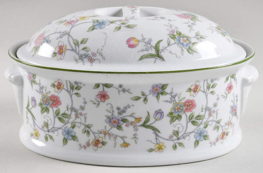 Corona (Green Trim) 2 Quart Oval Covered Casserole by Sadek-1