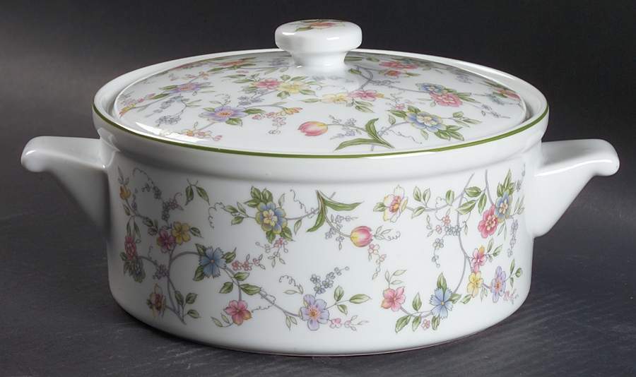 Corona (Green Trim) 2 Qt Round Covered Casserole by Sadek-1