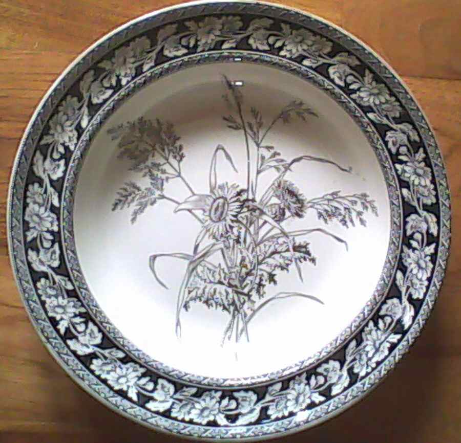 Daisy Black Large Rim Soup Bowl by Spode-1