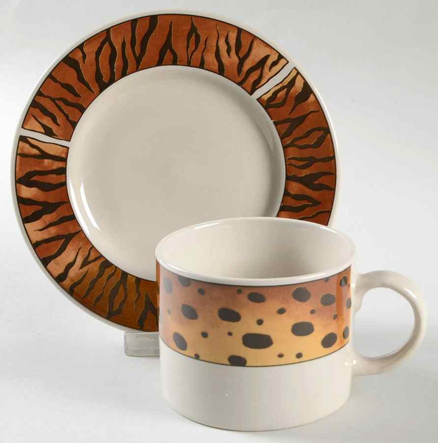 Tribe Flat Cup & Saucer Set by Sakura-1