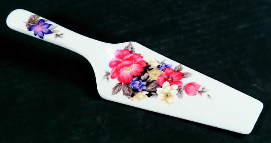 SAD25 Solid Ceramic Pie/Cake Server by Sadek-1