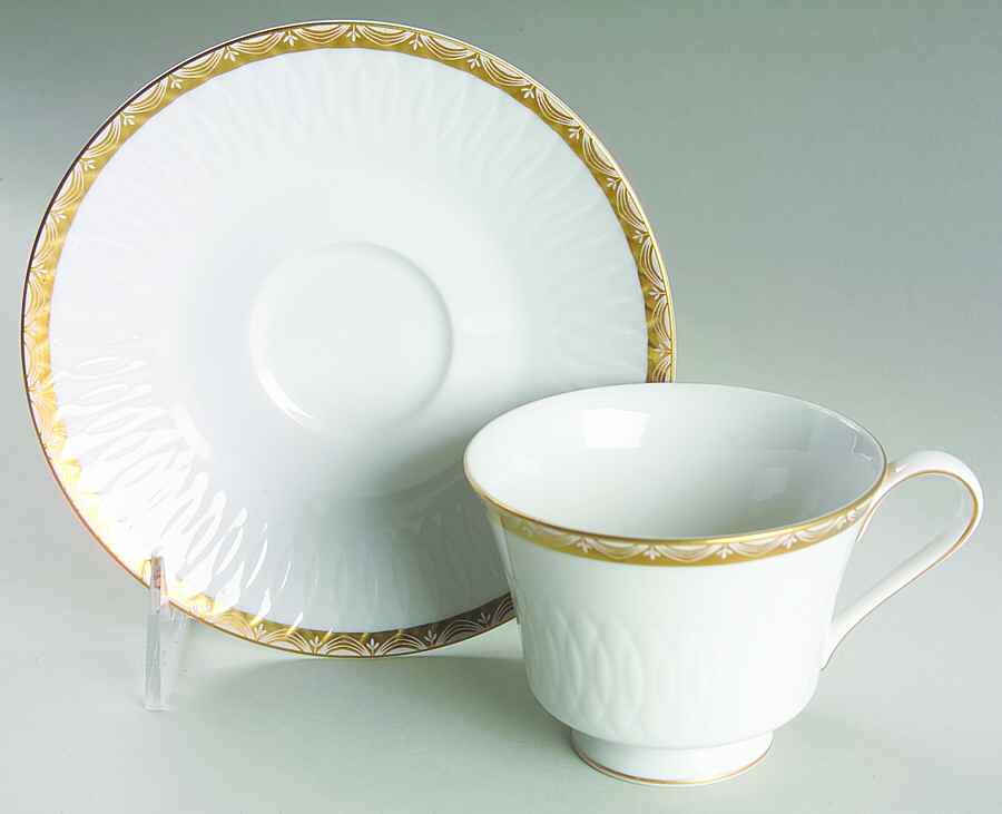 Exquisite Footed Cup & Saucer Set by Sango-1