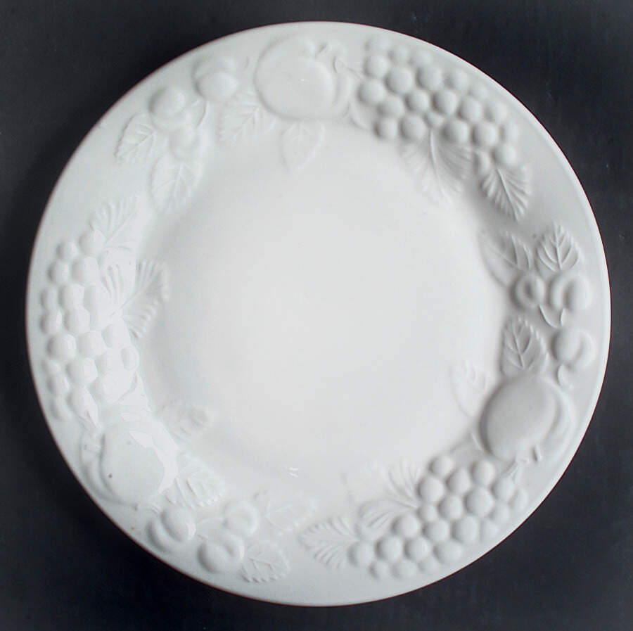 Sauvignon (Made In China) Dinner Plate by Signature-1