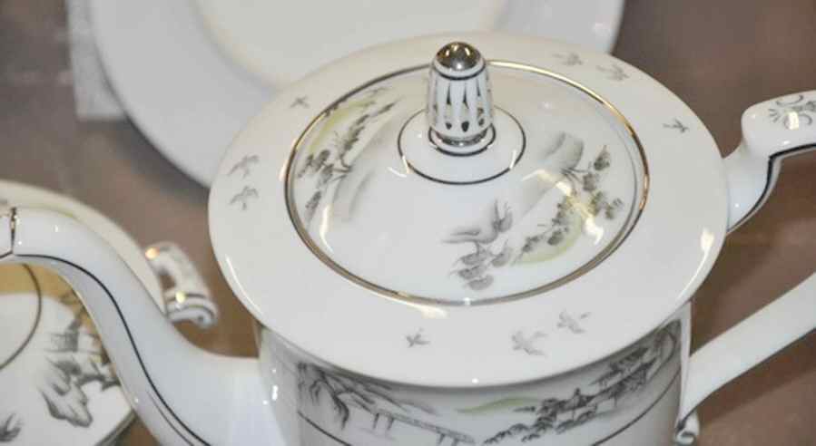 SAN77 Black Teapot & Lid by Sango-1