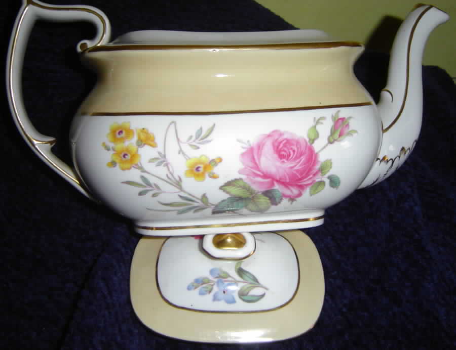 Y2774 Teapot & Lid by Spode-1