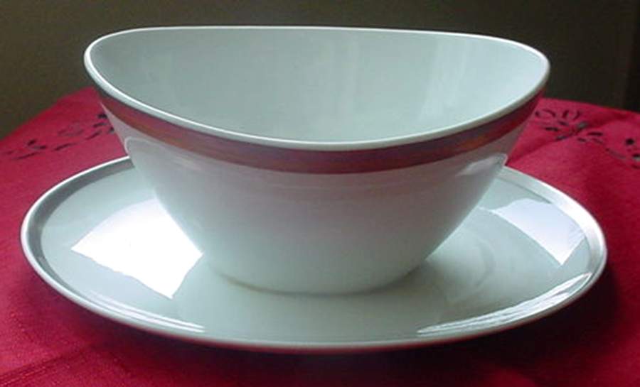 Vision Gravy Boat with Attached Underplate by Seltmann-1