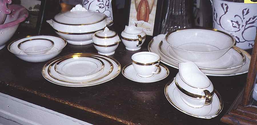 Viceroy Round Covered Vegetable by Sovereign Potters-1