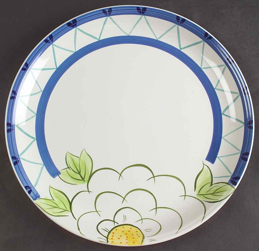 Daisy Parade Dinner Plate by Studio Nova-1