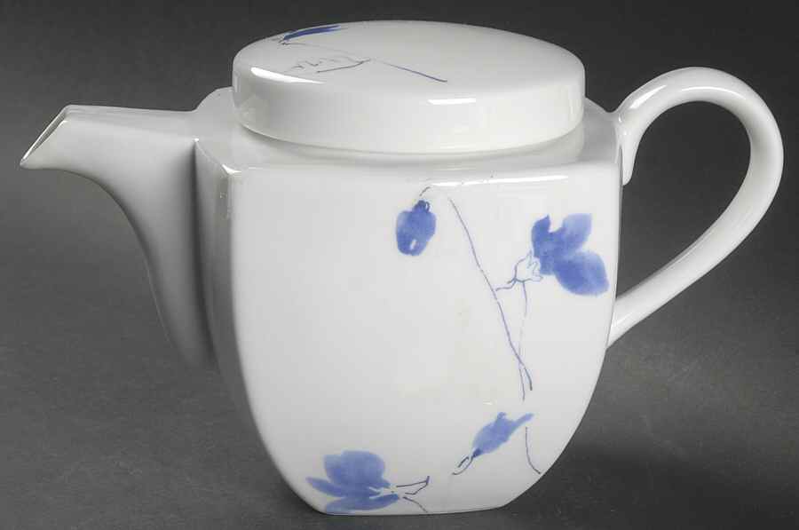 Ming Blue Teapot & Lid by Studio Nova-1