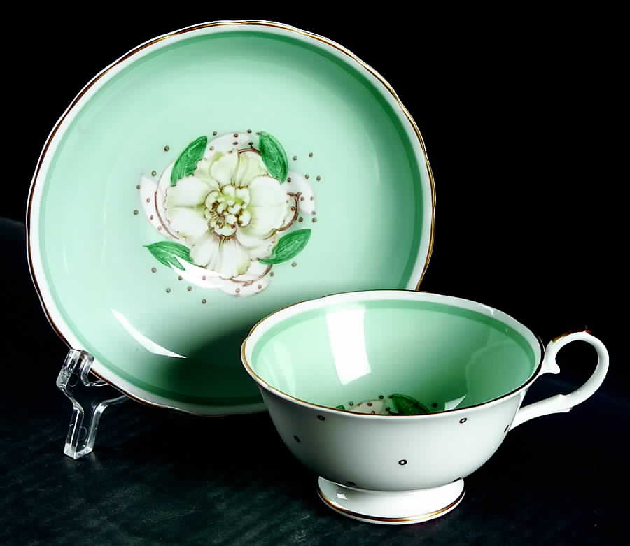 Gardenia (Scalloped) Footed Cup & Saucer Set by Susie Cooper-1