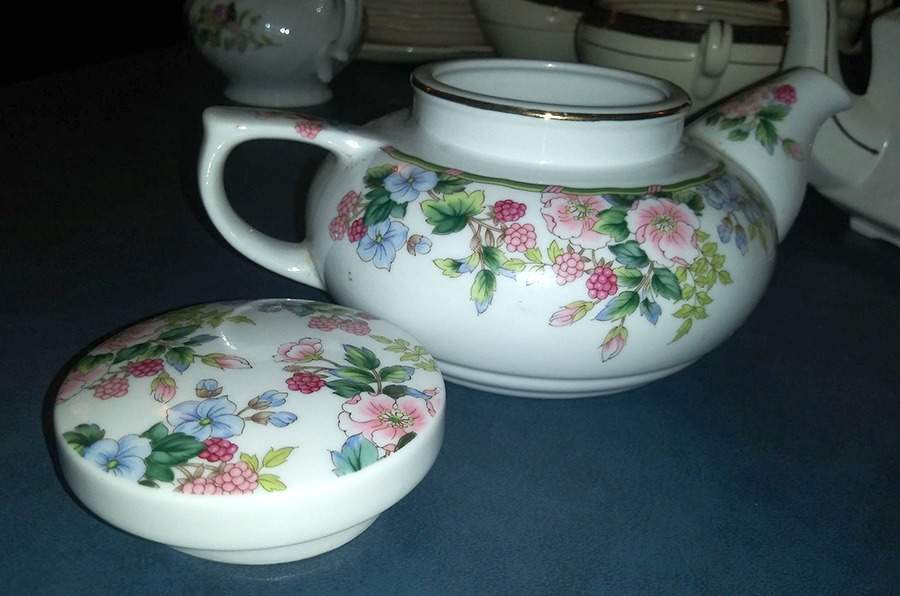 Flowers & Berries Individual Teapot & Lid by Sadek-1