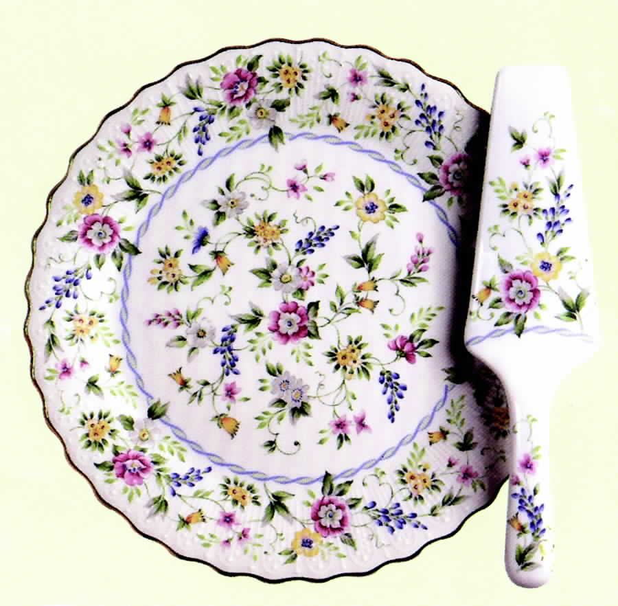 Meadow Cake Plate and Server (Boxed Set) by Sadek-1