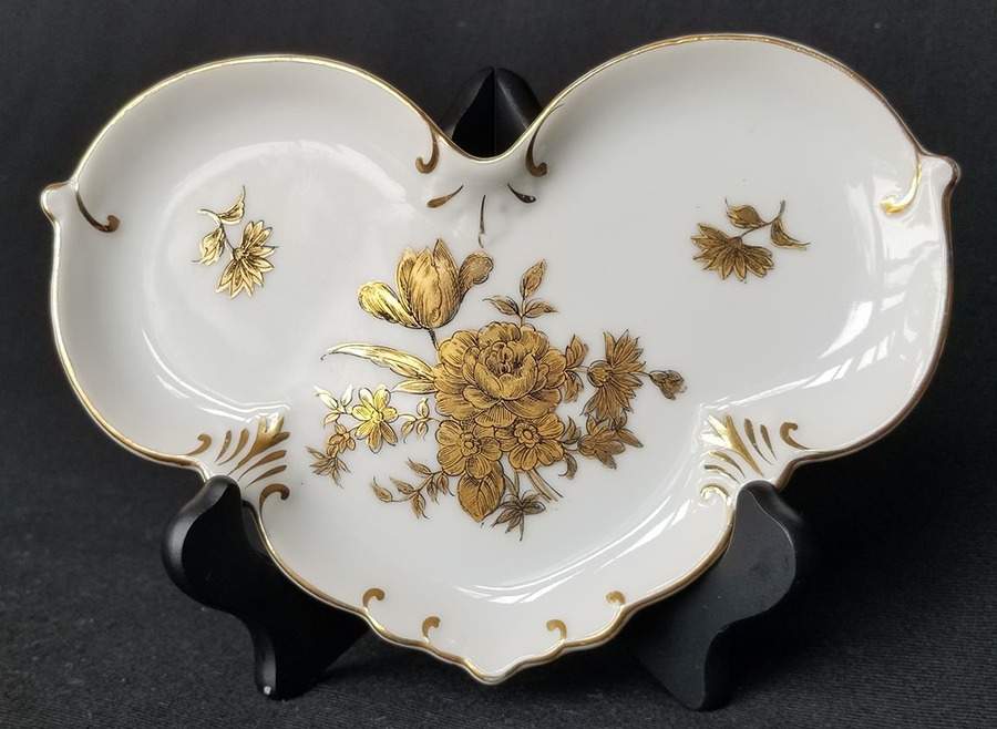 Sad107 Heart Shaped Dish by Sadek-1