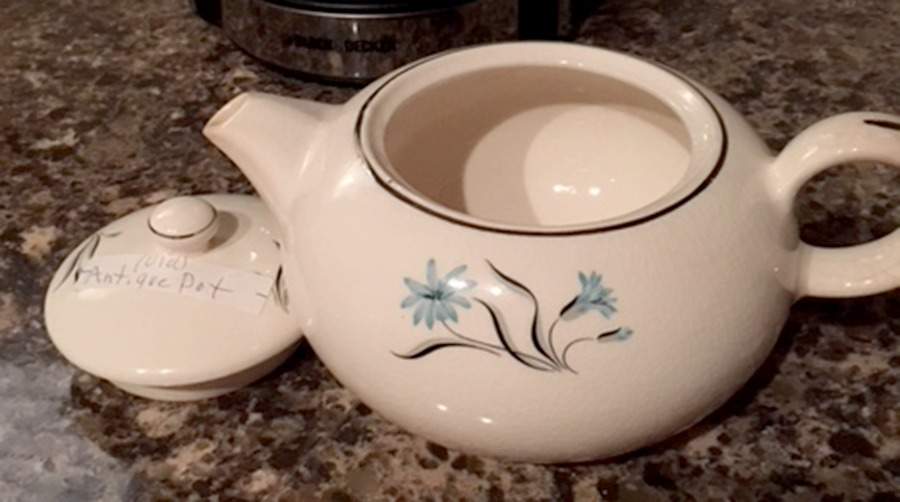 Westchester Teapot & Lid by Salem-1