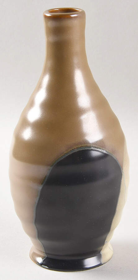 Gold Dust Black Oil Jar No Drizzle Spout by Sango-1