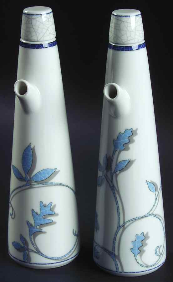 Terrace Vine Vinegar and Oil Set with Stoppers by Studio Nova-1